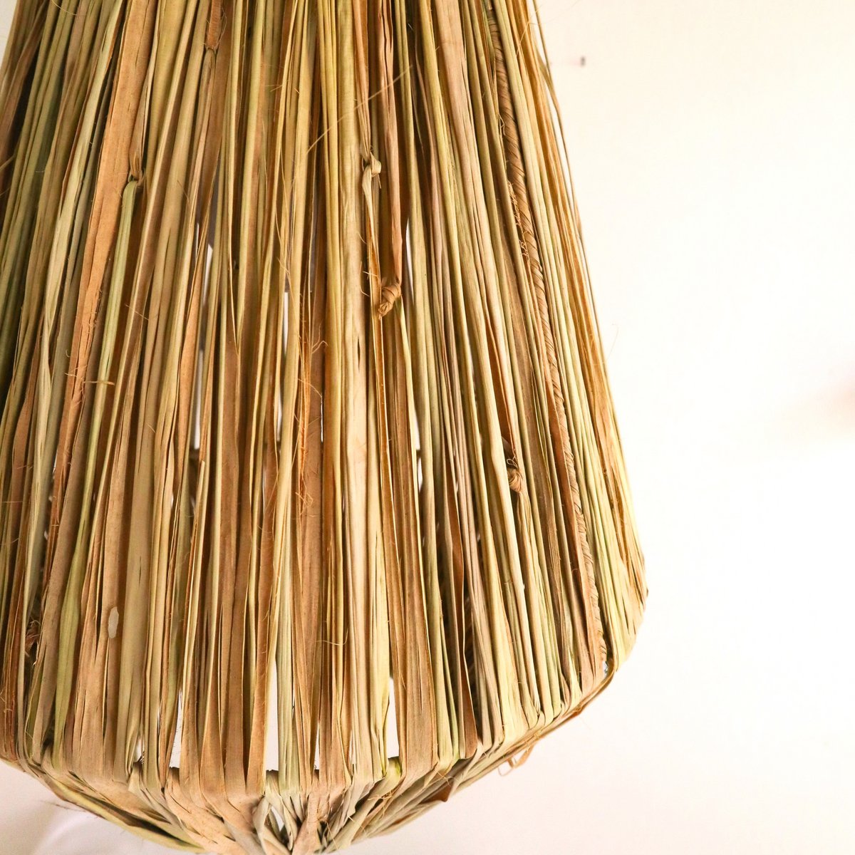 Klosz Lampa sufitowa okrągła ENDAH wykonana z rafii