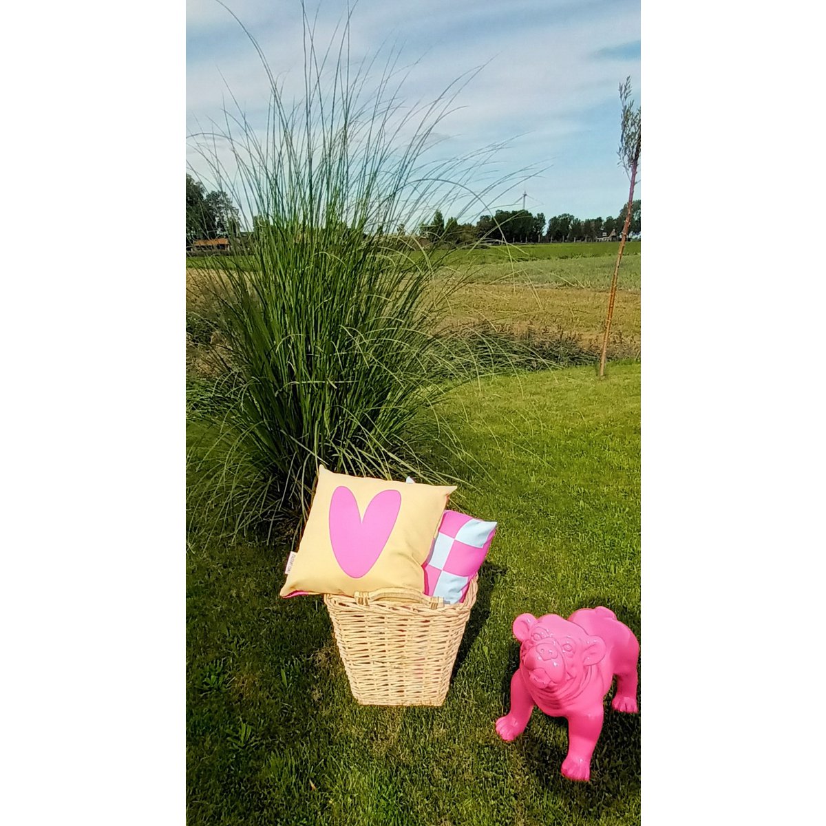 Outdoor Kussen dubbelzijdig geblokt/hart 40x40 (geel/roze)