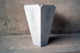 Alice, gray concrete vase