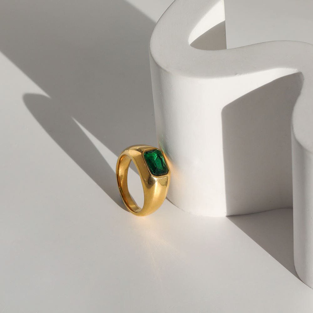 Lola - Green Stone Statement Gold Band