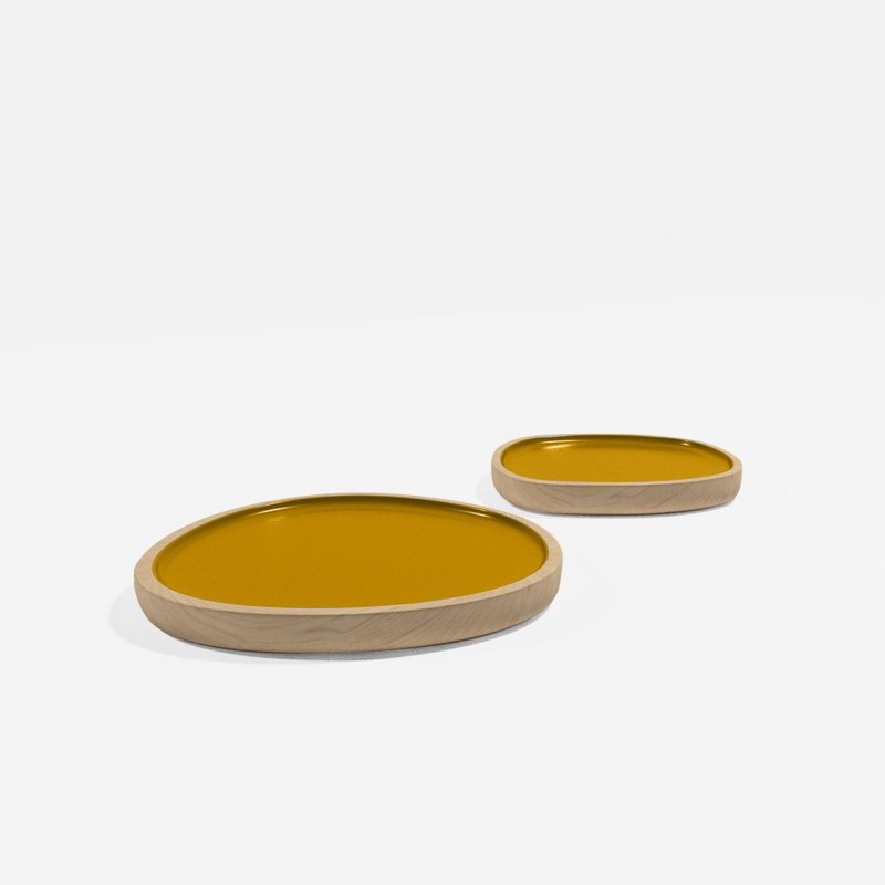 Set di 2 vassoi Treviso, in legno e vernice ceramica gialla