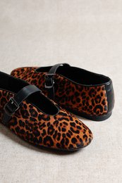 LIZA LEO – Mary Janes aus Kalbshaar mit Leopardenmuster
