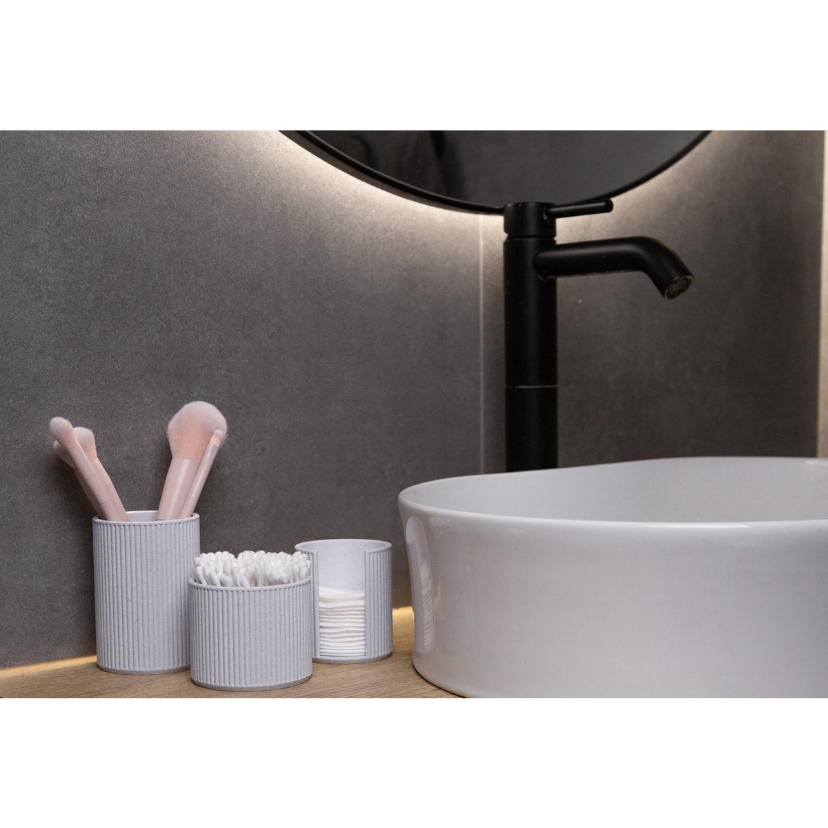 Minimalistisk marmor badeværelse og forfængelighedsarrangør sæt - ribbet design | Makeup Brush Holder, Cotton Pad Dispenser og Cotton Wab Container