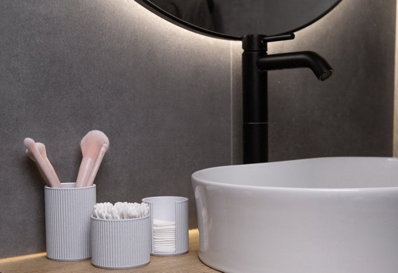 Minimalist Marble Bathroom and Vanity Organizer Set – Ribbed Design | Makeup Brush Holder, Cotton Pad Dispenser and Cotton Swab Container