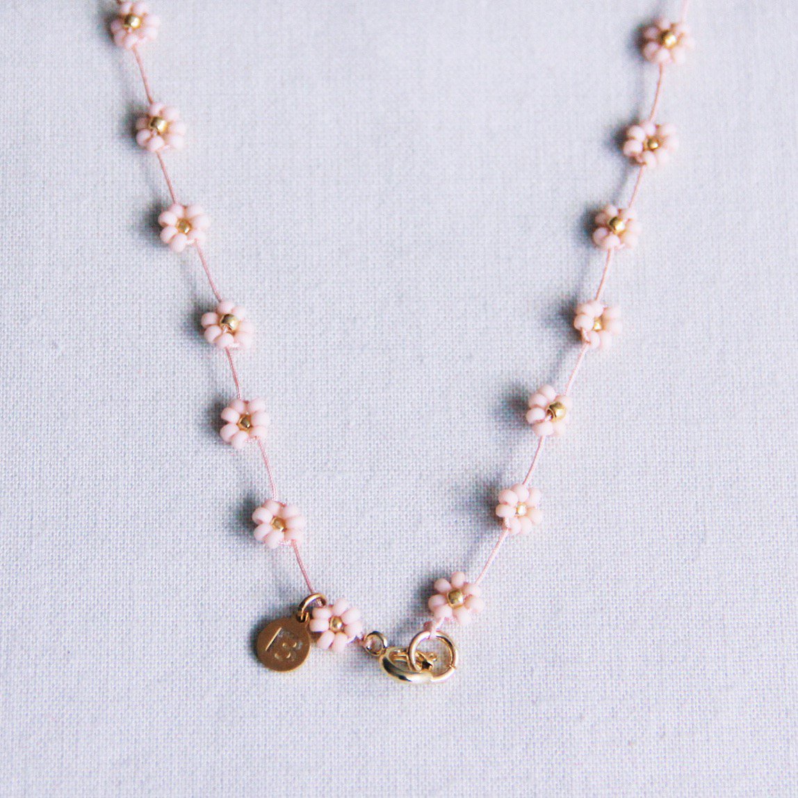 Collar flor margarita - nude/dorado - FI100
