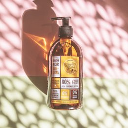 Superfatted black soap with olive grigon oil, lychee rose fragrance, 500ml. Shower gel with natural ingredients.