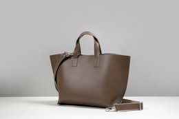 Grand modèle de seau