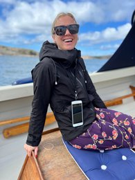 Universalt mobilband i svart och silver