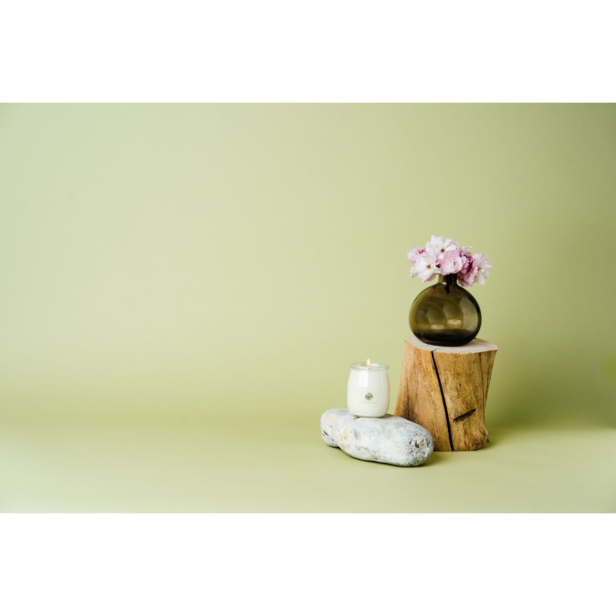 Persian Rose & Sandalwood Soy Wax Candle - Clear Glass