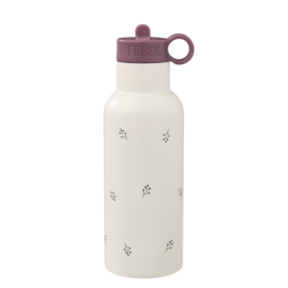 Insulated thermos bottle with berry pattern, 500 ml capacity, made of durable stainless steel.