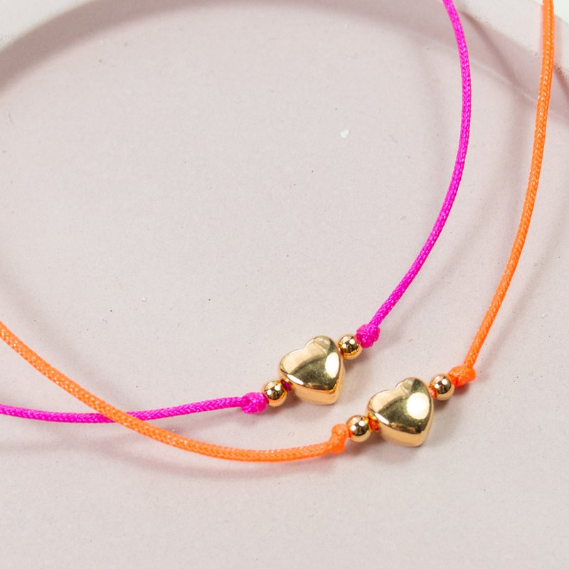 Armband op kaart - harten - één voor jou, één voor mij - 24K vergulde hanger - macramé - DIN A6 gerecyclede kaart