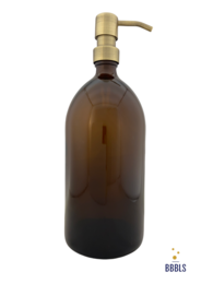 A brown glass soap dispenser with a premium gold pump, with a capacity of 1 liter.