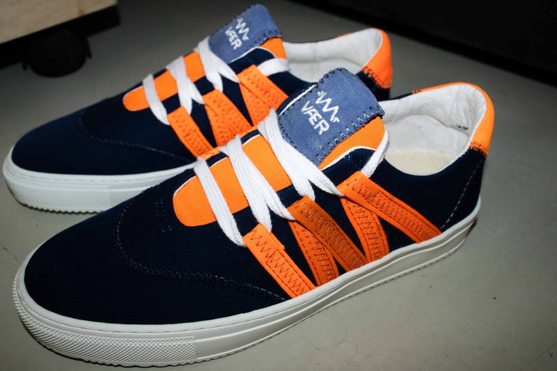 STARK Sort Orange Phoenix Unisex sko