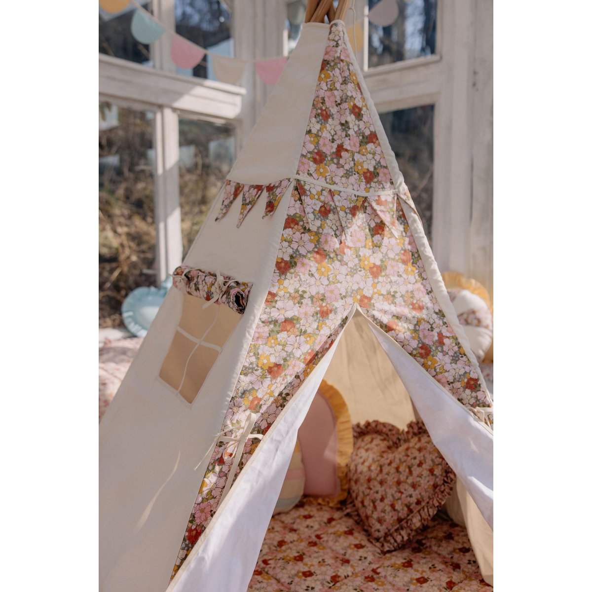 Cuscino Cuore double face con volant “giardino rosa”