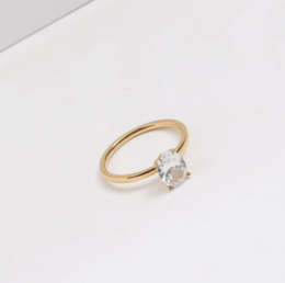 Tabby - Solitaire jubilæums ring i krystalguld