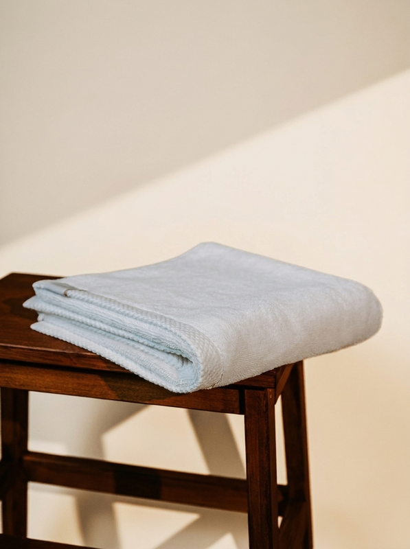 GOTS Biologische katoenen badstof handdoek 50 × 100 cm | Essentie-collectie