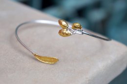 Eco-vriendelijke olijfbladarmband - gerecycleerd zilver met gouden accent