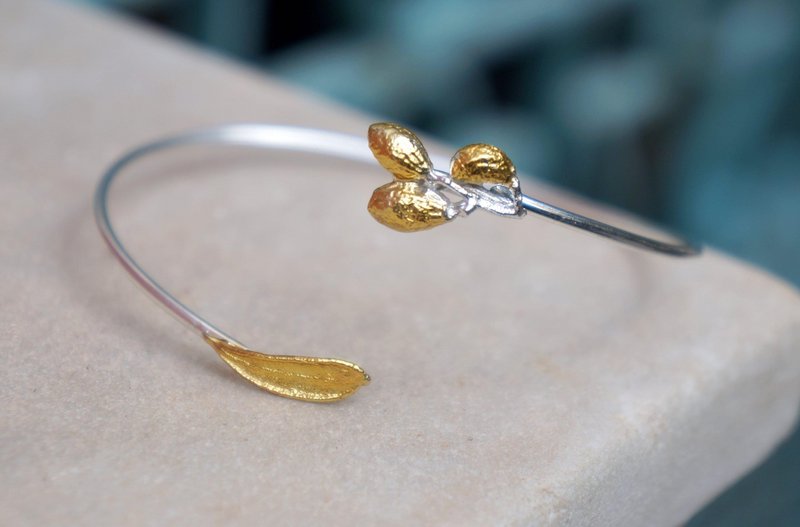 Eco-vriendelijke olijfbladarmband - gerecycleerd zilver met gouden accent