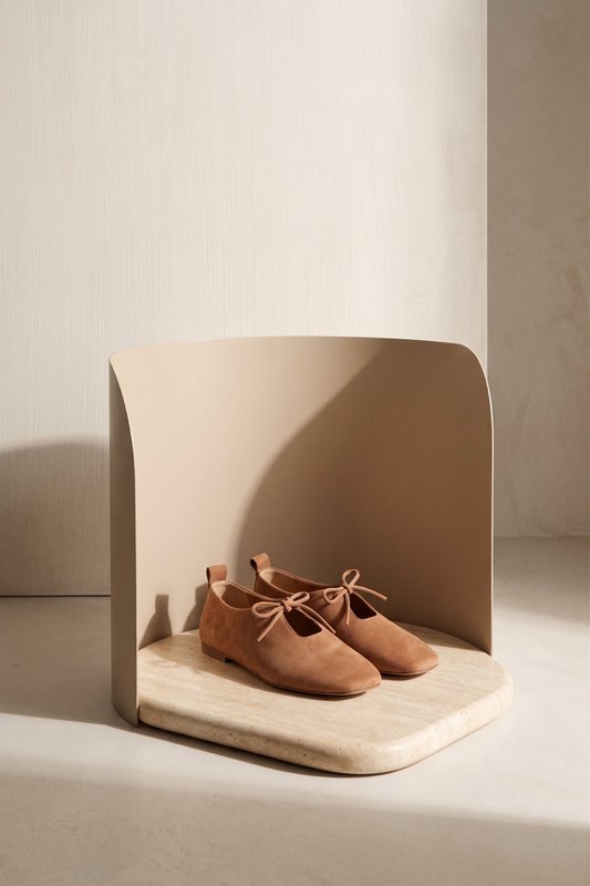 KATY COGNAC – Flache Schuhe aus weichem Leder mit Schnürung vorne