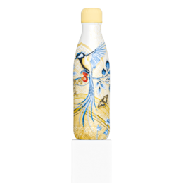 Saffron gold 500ml thermos bottle with a vibrant peacock design. Made of durable stainless steel with a double-walled vacuum insulation to keep drinks hot or cold.