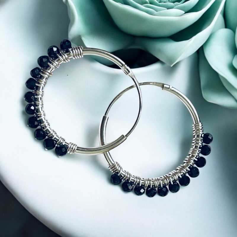 Elegante accenten - 925 sterling zilveren oorringen met draadgewikkelde onyxkralen - OHR925-91