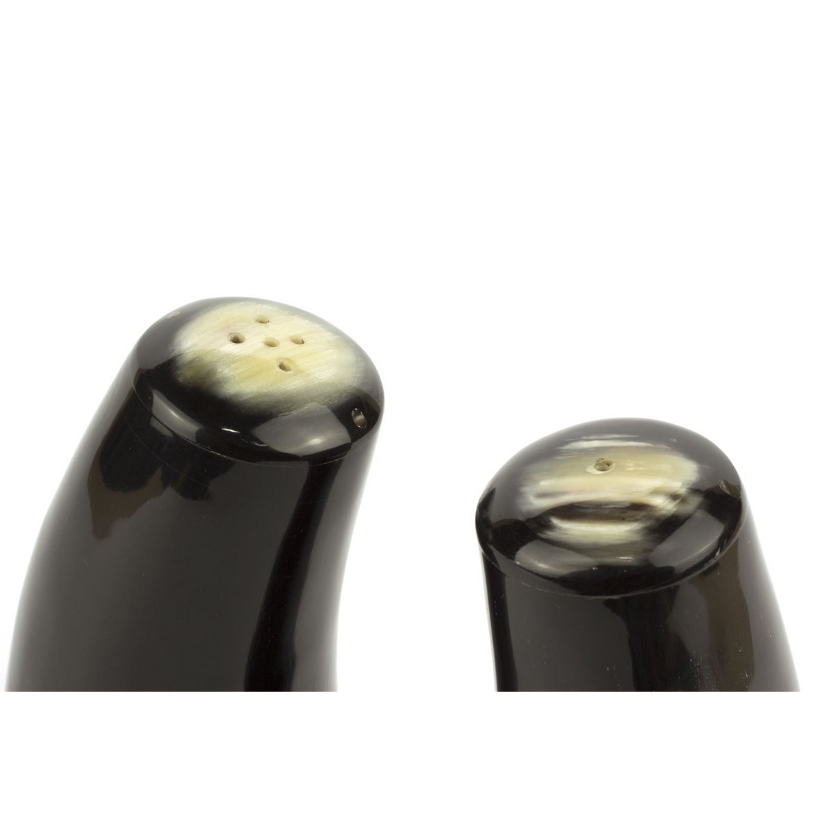 Grande salière et poivrière en corne blonde marbrée et noire