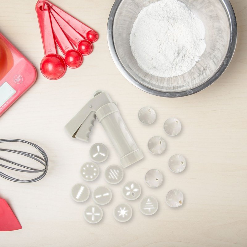Cookie press and 6 tips and 10 Zenker Smart Pastry pattern discs