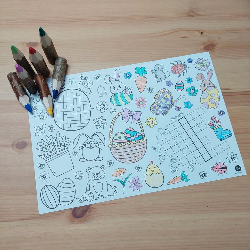 12 placemats to color in with an Easter motif