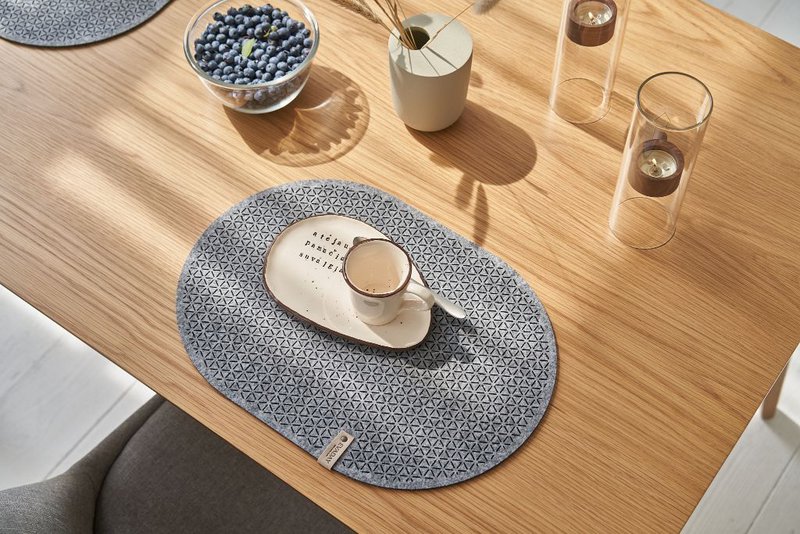 Vilten placemat ovaal STELLE grijs