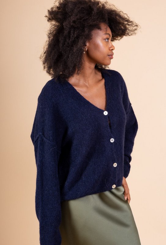 Dame cardigan - Premium kvalitet - Blød strik dyb V-hals med knapper - ALPACA/ULD - 23050