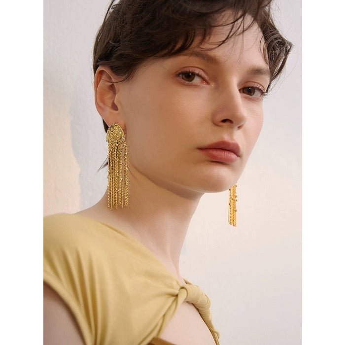 Pendientes largos con borlas brillantes
