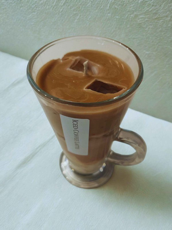 Iced Coffee Latte – Vela de café con leche con cubitos de hielo (250 g)