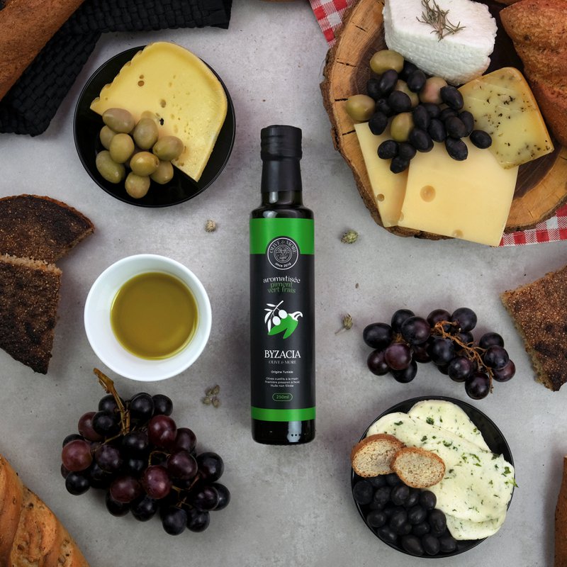 Olivenöl aromatisiert mit frischem grünem Pfeffer