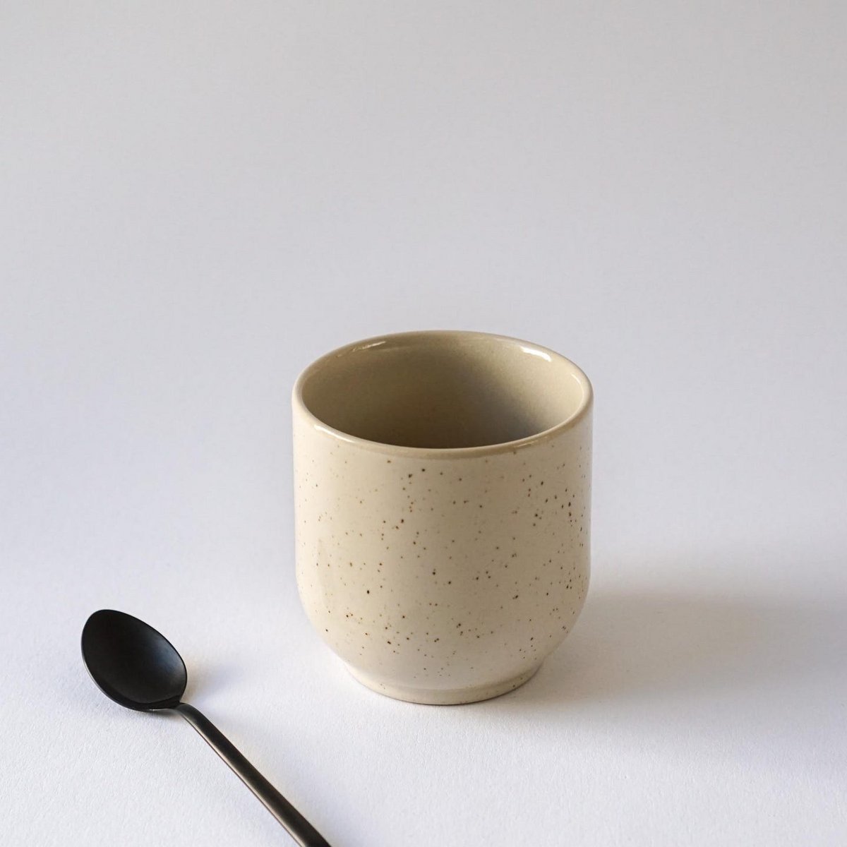 Hollyhock mug - sand & speckles - 200 ml