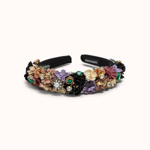 Hair ripening flowers black