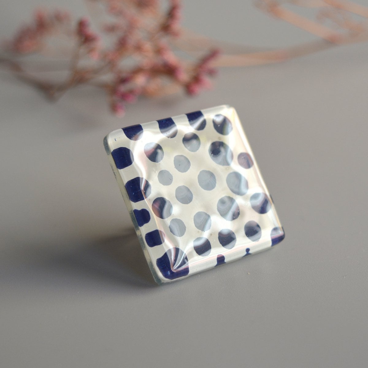 Oversized blå polka Dot ring, justerbar størrelse