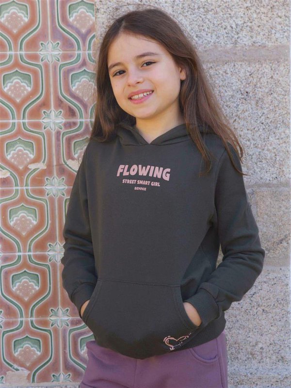 Hoodie Flowing – Streetwear Comfort