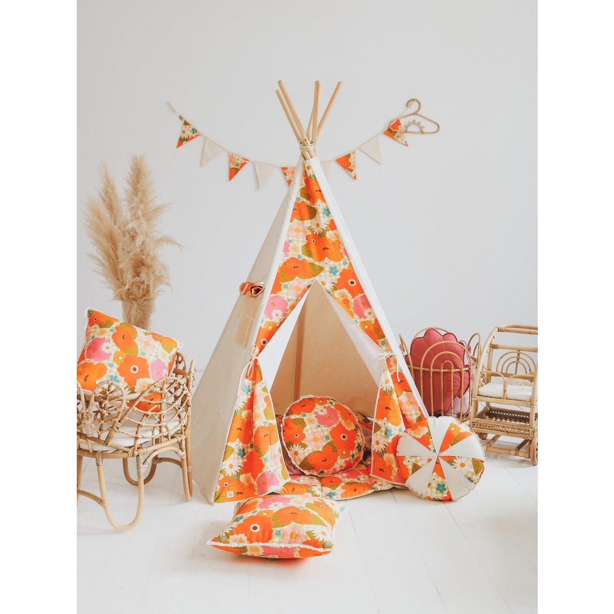 Tipi-Zelt „Picknick mit Blumen“.
