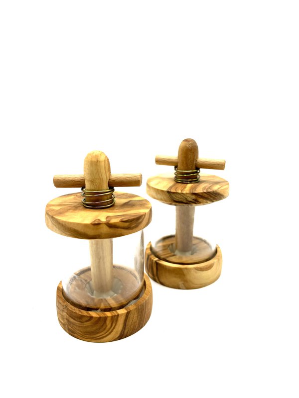 Kräutermühle aus Olivenholz
