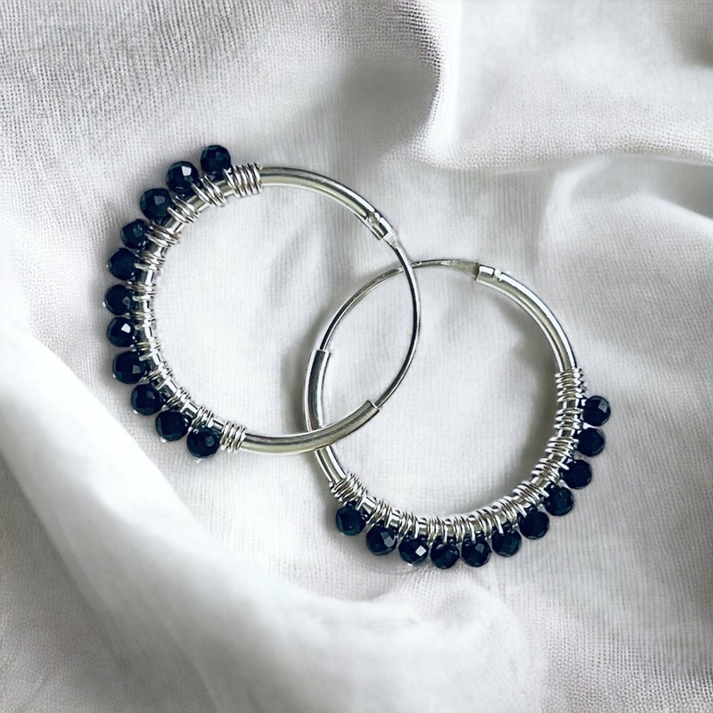 Elegante accenten - 925 sterling zilveren oorringen met draadgewikkelde onyxkralen - OHR925-91