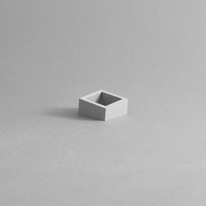 MK3 ASYMMETRISCHE RING – GRIJS - Eigentijdse minimale sieraden handgemaakt in beton