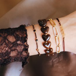 Beaded bracelet of heart-shaped resin XL - brown
