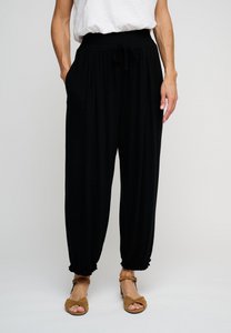move pants