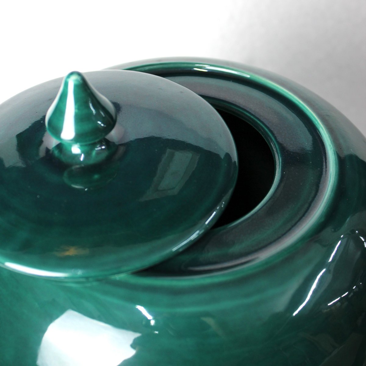 VASO VANO VERDE CERAMICA VERDE 25 CM con coperchio