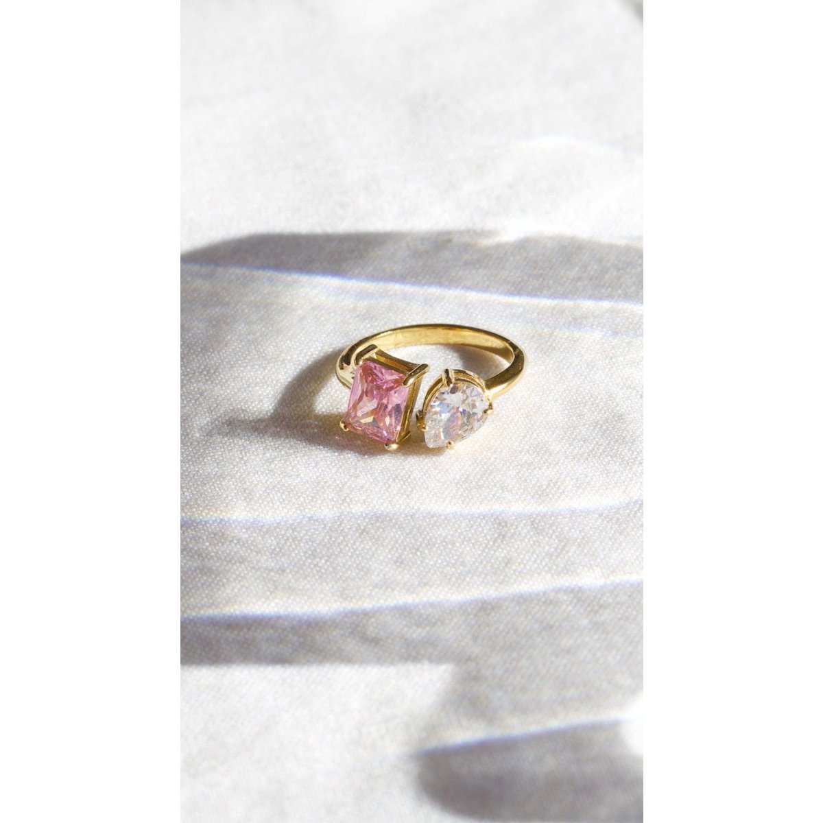Helena - Pæreformet forlovelsesring vintage