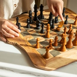 Olive Wood Chess Set with Irregular Rustic Board – Handcrafted Rustic Elegance
