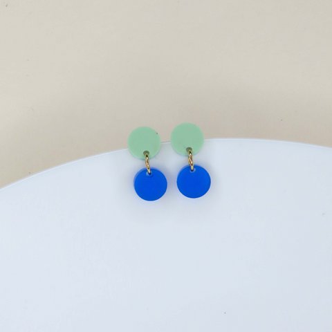 Dotty acrylic earrings in light green deep blue