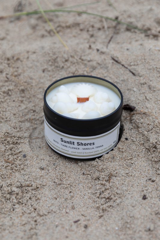 Reisblikje geurkaars 90g - Sunlit Shores