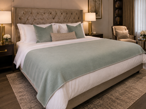 Wool bed runner COOL MINT - 130 x 250 cm