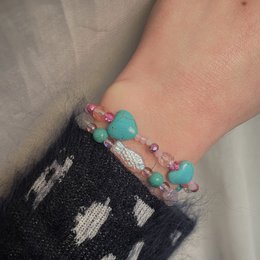 Blå ædelstenshjerter armbånd med krystaller, forgyldt forlængelse